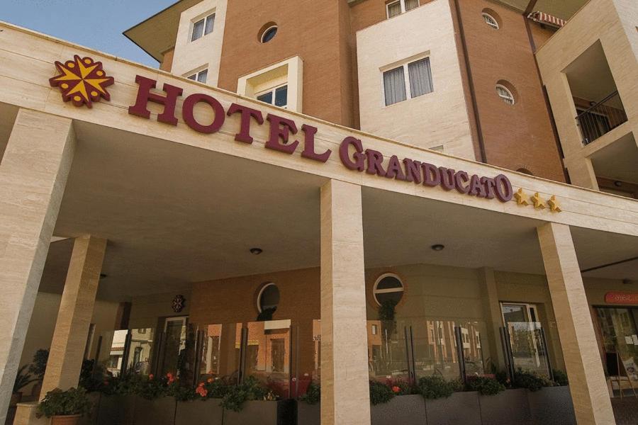 Hotel Granducato Монтелупо Фиорентино Екстериор снимка
