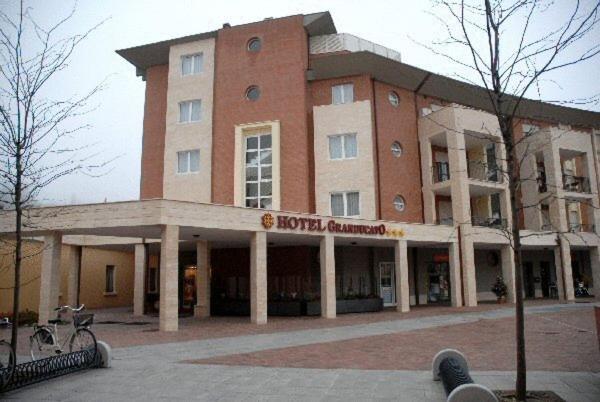 Hotel Granducato Монтелупо Фиорентино Екстериор снимка