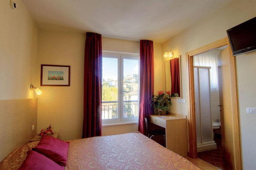 Hotel Granducato Монтелупо Фиорентино Стая снимка